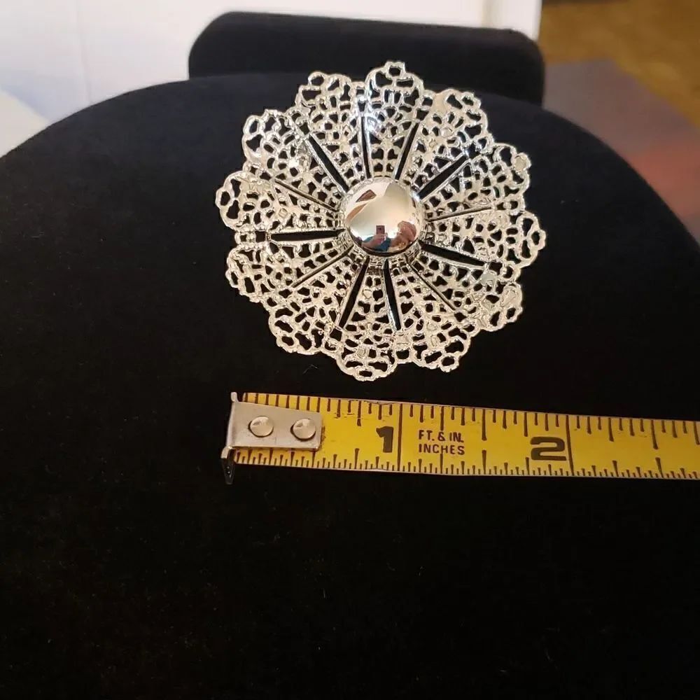 Vintage Sarah Coventry Silvertone Filigree Flower Clip Earrings - Picture 8 of 10